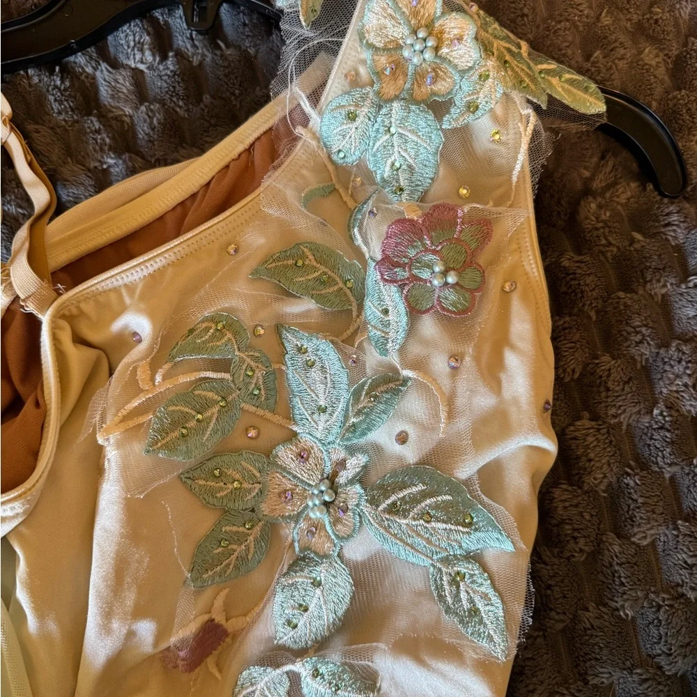 Elegant Two-Tone Dance Costume by tenth house size SA- ONE COSTUME